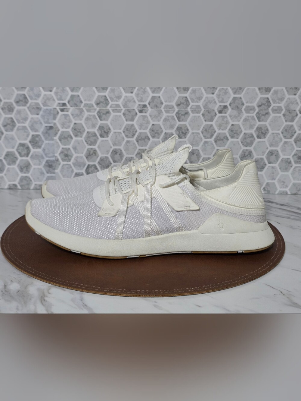 OluKai Men's Lightweight Cream/White Casual Sneakers